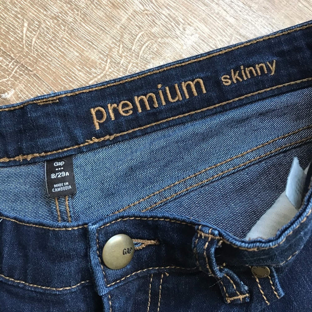 Gap dark wash premium skinny jeans - Picture 3 of 6